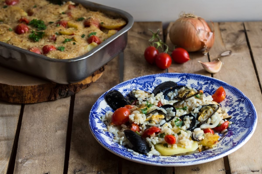 Scopri la ricetta originale per preparare riso, patate e cozze